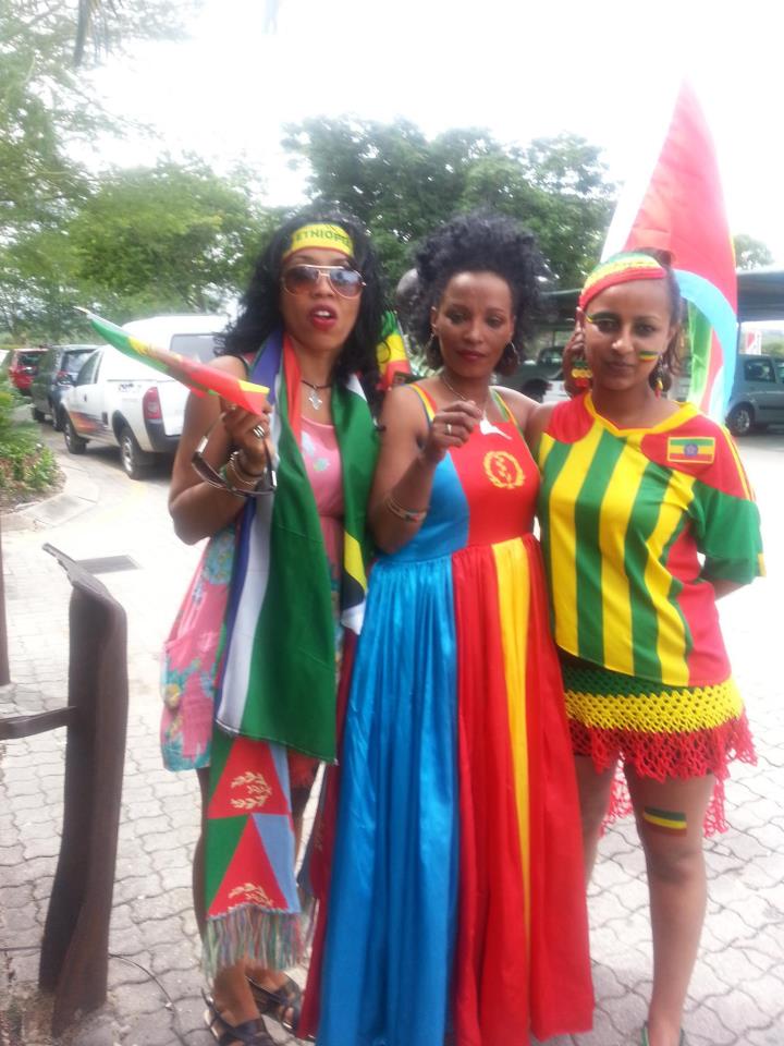 የኢትዮጵያን ቡድን በጋር ለመደገፍ የወጡ ኤርትራውያንና ኢትዮጵያውያን እህትማማቾች