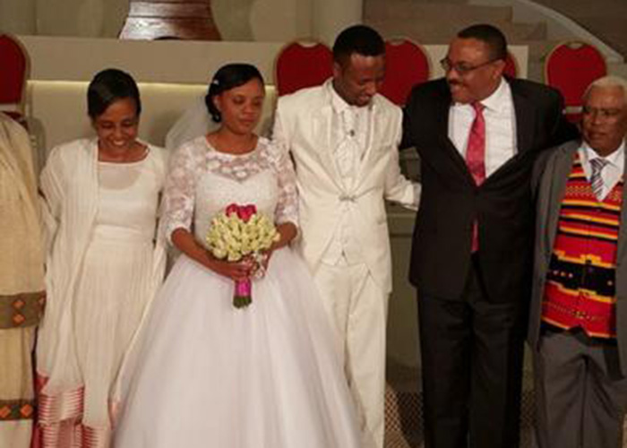 PM Halemariam Dessalegn daughter wedding. ጠ/ሚ ኃይለማርያም በቅርቡ ሴት ልጃቸውን የሞቀ ሠርግ ደግሰው ሲድሩ