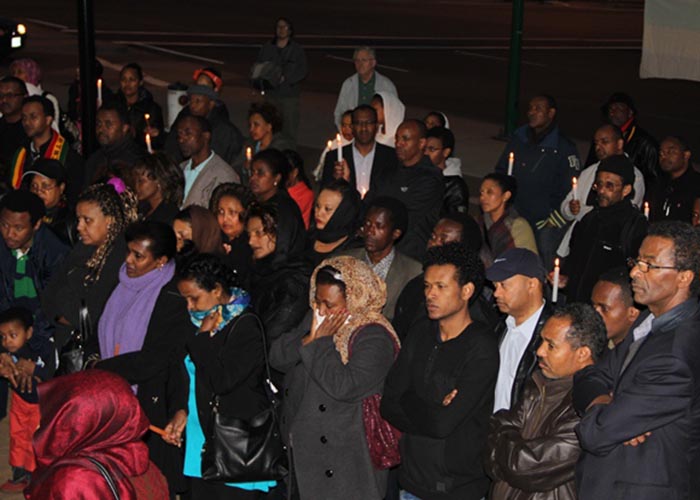Vancouver vigil, April 25, 2015. በቫንኩቨር የሻማ ማብራት ሥነሥርዓት Vancouver vigil, April 25, 2015. በቫንኩቨር የሻማ ማብራት ሥነሥርዓት