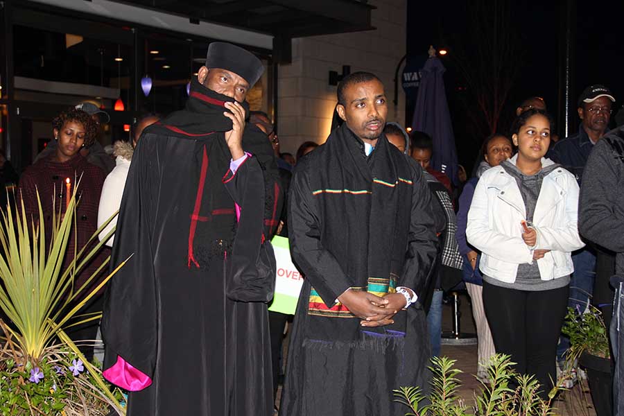 Vancouver vigil, April 25, 2015. በቫንኩቨር የሻማ ማብራት ሥነሥርዓት Vancouver vigil, April 25, 2015. በቫንኩቨር የሻማ ማብራት ሥነሥርዓት