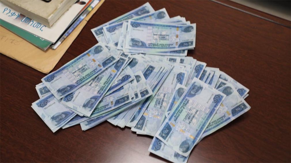 The new forged 100 birr notes