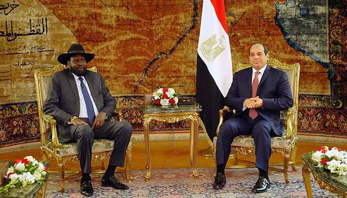 President of South Sudan, Salva Kiir Mayardit (L) and Egyptian President Abdel Fattah el-Sisi